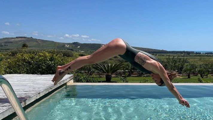 Federica Pellegrini anticipa l’estate e si tuffa in piscina: “Me ne sono pentita” - immagine 1