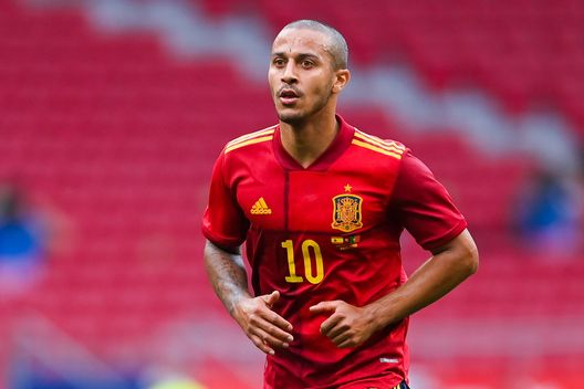 (Photo by David Ramos/Getty Images) Liverpool, Thiago Alcantara ritorna in gruppo: dubbio sulla sua convocazione- immagine 2