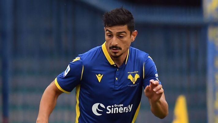 VERONA, ITALY - SEPTEMBER 27: Korav Gunter of Hellas Verona in action during the Serie A match between Hellas Verona FC and Udinese Calcio at Stadio Marcantonio Bentegodi on September 27, 2020 in Verona, Italy. (Photo by Alessandro Sabattini/Getty Images) BREAKING – Sau, arriva la stangata dal Giudice Sportivo! La decisione su Gunter - immagine 1
