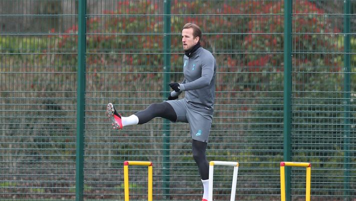 ENFIELD, ENGLAND: Harry Kane of Tottenham Hotspur trains during the Tottenham Hotspur training session at The Tottenham Hotspur Training Centre on March 09, 2020 in Enfield, England. Tottenham Hotspur will face RB Leipzig in their UEFA Champions League round of 16 second leg match on March 10, 2020. (Photo by Alex Morton/Getty Images) ENFIELD, ENGLAND: Harry Kane of Tottenham Hotspur trains during the Tottenham Hotspur training session at The Tottenham Hotspur Training Centre on March 09, 2020 in Enfield, England. Tottenham Hotspur will face RB Leipzig in their UEFA Champions League round of 16 second leg match on March 10, 2020. (Photo by Alex Morton/Getty Images)
