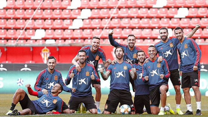 Suso con i compagni della Spagna, foto Instagram Suso 