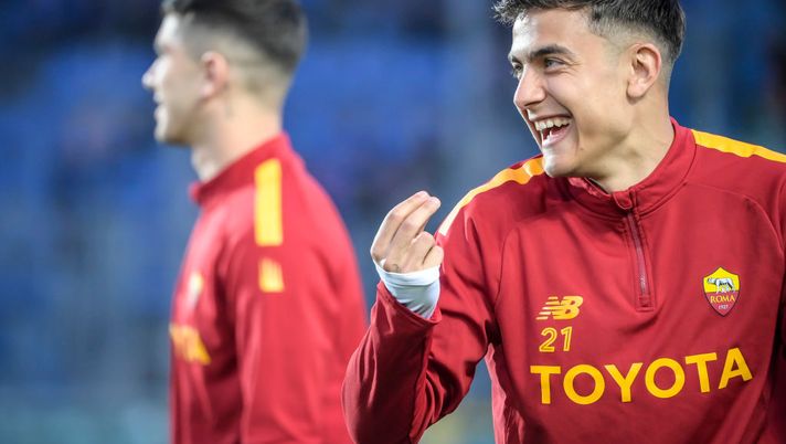 Roma, Dybala scherza con Camara negli spogliatoi. Sorrisi e musica a tutto volume - immagine 1