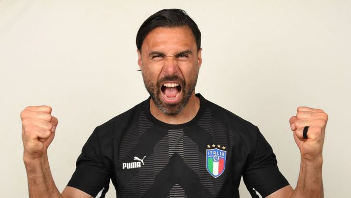 FLORENCE, ITALY - MAY 28: Salvatore Sirigu of Italy poses during an official portrait session at Centro Tecnico Federale di Coverciano on May 28, 2022 in Florence, Italy. (Photo by Claudio Villa/Getty Images) Sirigu lascia il Napoli e resta al fantacalcio? Contatti in corso con una squadra di A - immagine 1