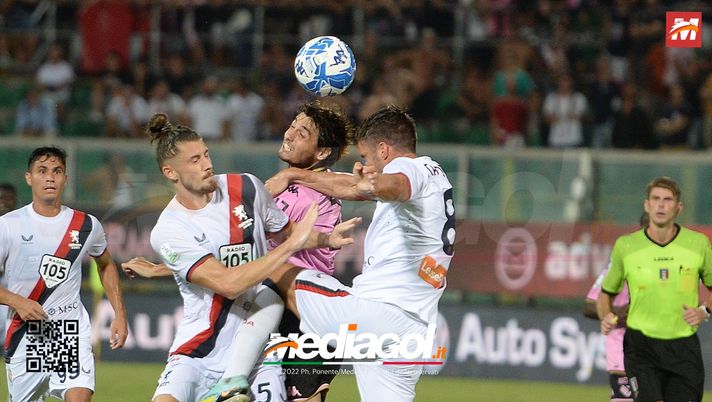 Reggina-Genoa, formazioni ufficiali: Coda sfida Ménez. Blessin lancia Strootman Reggina-Genoa, formazioni ufficiali: Coda sfida Ménez. Blessin lancia Strootman - immagine 1