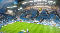 Fuochi d’artificio non solo nel derby con il PSG: Marsiglia multato…lo stadio prende fuoco