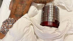 VIDEO – Felipe Melo come Lewandowski. Notte romantica con… la Coppa