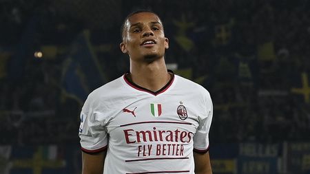Malick Thiaw (difensore AC Milan), qui al termine di Verona-Milan 1-2 (Serie A 2022-2023) | News (Getty Images) Malick Thiaw AC Milan Verona-Milan 1-2 Serie A 2022-2023