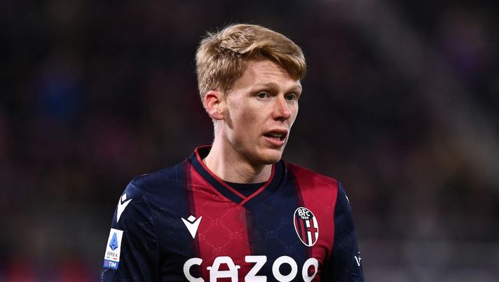 Bologna, Schouten: “Thiago Motta pensa al gruppo, a volte è duro. Chiede i nostri pareri ma…” - immagine 1