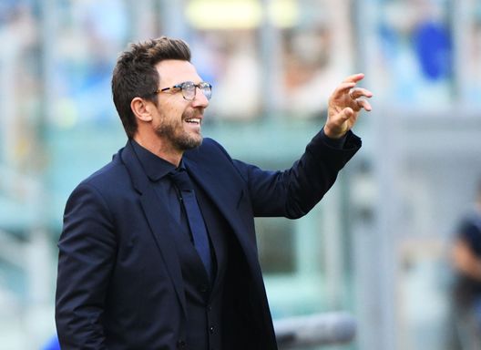 AS Roma's Italian coach Eusebio Di Francesco gestures during the Italian Serie A football match between AS Roma and Udinese on September 23, 2017 at the Olympic stadium in Rome. / AFP PHOTO / Vincenzo PINTO (Photo credit should read VINCENZO PINTO/AFP/Getty Images) AS Roma's Italian coach Eusebio Di Francesco gestures during the Italian Serie A football match between AS Roma and Udinese on September 23, 2017 at the Olympic stadium in Rome. / AFP PHOTO / Vincenzo PINTO (Photo credit should read VINCENZO PINTO/AFP/Getty Images)