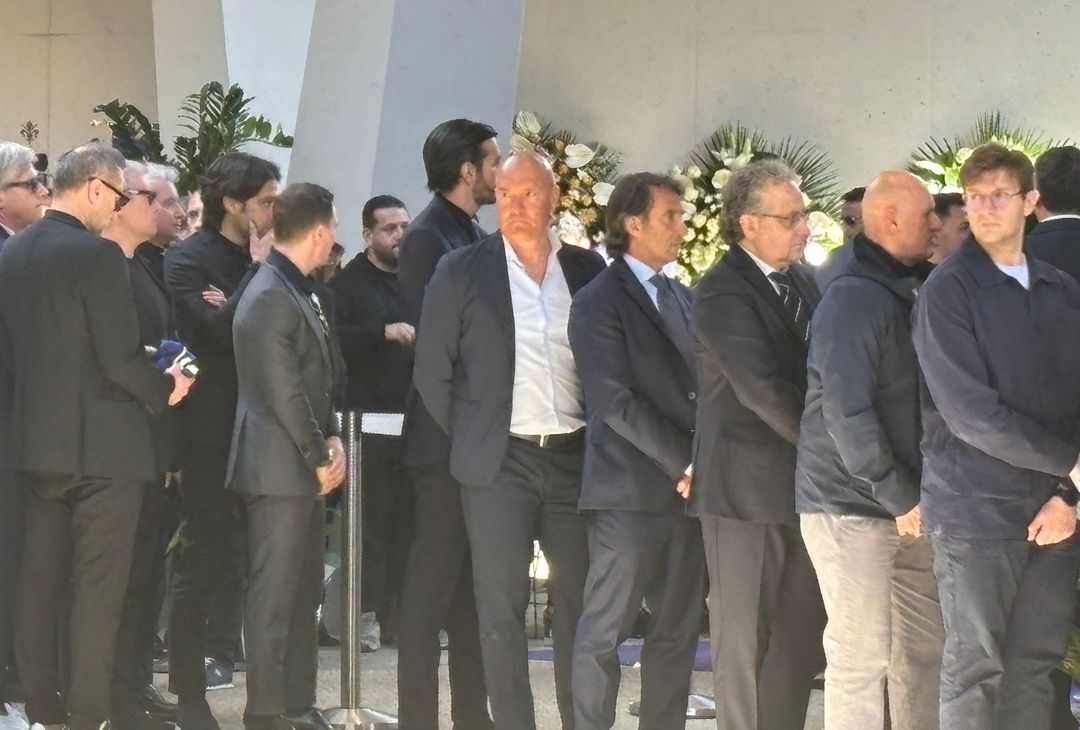 GALLERY VN – La camera ardente per Joe Barone. Tra i presenti Marotta e DeLa - immagine 46