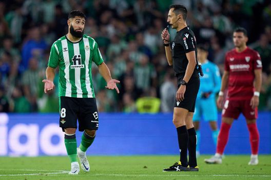 (Photo by Angel Martinez/Getty Images) L’espulsione di Fekir nel derby: il Betis fa ricorso contro la squalifica- immagine 2