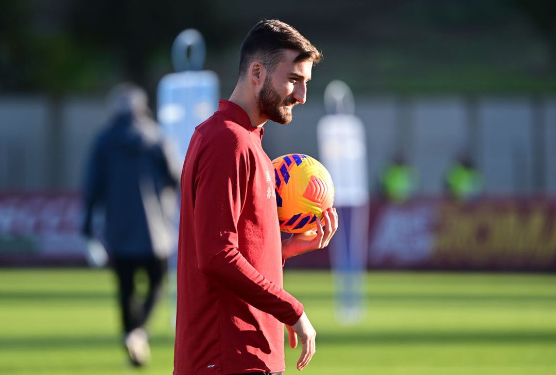 Mourinho respira: a Trigoria Pellegrini e Kumbulla in gruppo – FOTO GALLERY - immagine 4