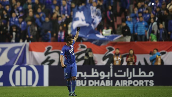 SHANGHAI, CHINA - FEBRUARY 21:  Fredy Guarin #13 of Shanghai Shenhua FC celebrates a point during the AFC Champions League Group H match between Shanghai Shenhua FC and Sydney FC at the Hongkou Football Stadium on February 21, 2018 in Shanghai, China.  (Photo by Lintao Zhang/Getty Images) 