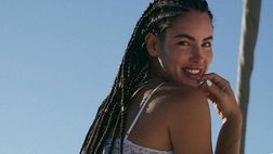 Lucia Javorcekova cambia look e conquista tutti: eccola con le nuove treccine