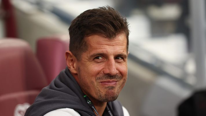 EDINBURGH, SCOTLAND - SEPTEMBER 08: Emre Beloezoglu, Head Coach of Istanbul Basaksehir looks on prior to the UEFA Europa Conference League group A match between Heart of Midlothian and Istanbul Basaksehir at Tynecastle Park on September 08, 2022 in Edinburgh, Scotland. (Photo by Ian MacNicol/Getty Images) Basaksehir, Emre: “Ci siamo preparati, non sarà facile come all’andata” - immagine 1