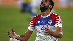 Flamengo, Isla nei guai: si dà per malato ma va… ad una festa