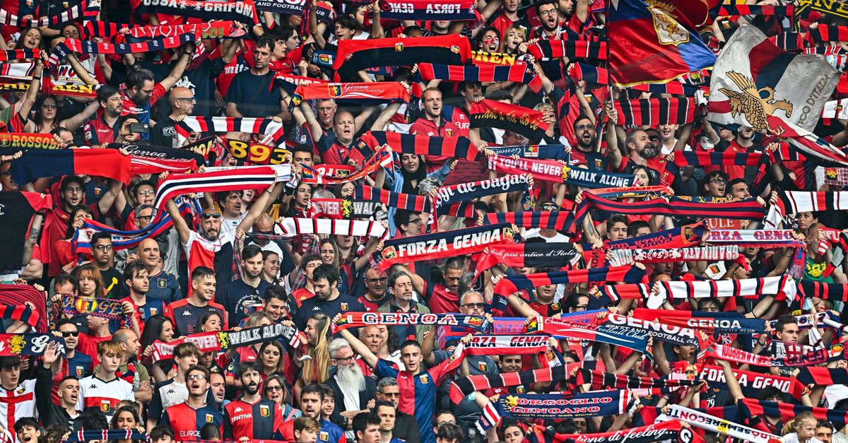 Genoa, Martinez: “Vogliamo essere primi in Serie B. Mai visto pubblico come nostro”