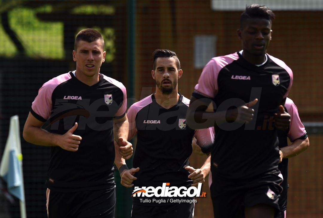  BELLUNO, ITALY - JULY 20:  Andrea Ingeneri, Alessandro Salvi and Eddy Gnahore run during a training session at the US Citta' di Palermo training camp on July 20, 2018 in Belluno, Italy.  (Photo by Tullio M. Puglia/Getty Images) 