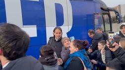 VIDEO FCIN1908 / Inter in partenza per Firenze: tanti selfie per Inzaghi