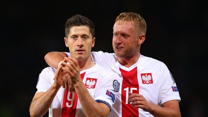 Glik festeggia Lewandowski 