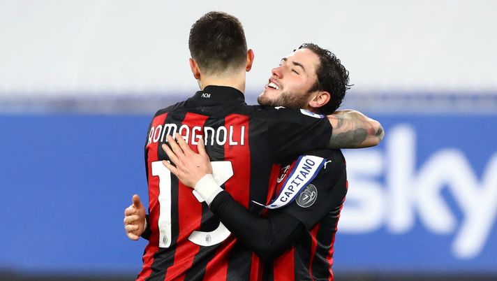 GENOA, ITALY - DECEMBER 06: Davide Calabria celebrates with Alessio Romagnoli of AC Milan during the Serie A match between UC Sampdoria and AC Milan at Stadio Luigi Ferraris on December 06, 2020 in Genoa, Italy. Sporting stadiums around Italy remain under strict restrictions due to the Coronavirus Pandemic as Government social distancing laws prohibit fans inside venues resulting in games being played behind closed doors. (Photo by Marco Luzzani/Getty Images) GENOA, ITALY - DECEMBER 06: Davide Calabria celebrates with Alessio Romagnoli of AC Milan during the Serie A match between UC Sampdoria and AC Milan at Stadio Luigi Ferraris on December 06, 2020 in Genoa, Italy. Sporting stadiums around Italy remain under strict restrictions due to the Coronavirus Pandemic as Government social distancing laws prohibit fans inside venues resulting in games being played behind closed doors. (Photo by Marco Luzzani/Getty Images)