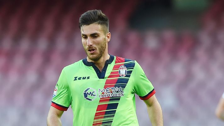 NAPLES, ITALY - MARCH 12:  Mario Sampirisi of FC Crotone in action during the Serie A match between SSC Napoli and FC Crotone at Stadio San Paolo on March 12, 2017 in Naples, Italy.  (Photo by Francesco Pecoraro/Getty Images) 