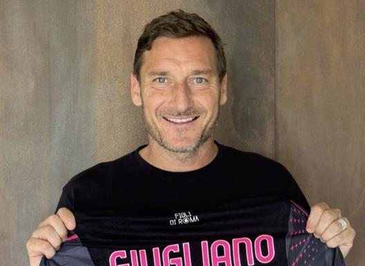 Totti: “Grazie Roma Femminile. Le ragazze meritano massima visibilità ai Mondiali” - immagine 1