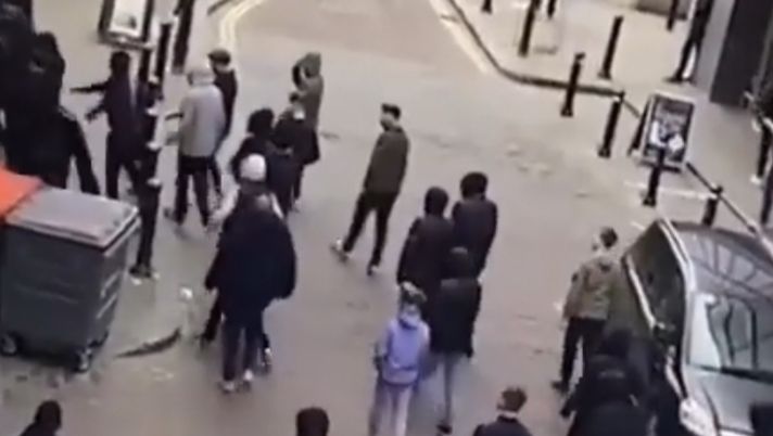 Championship, ultras del Millwall attaccano i tifosi del Sunderland - immagine 1