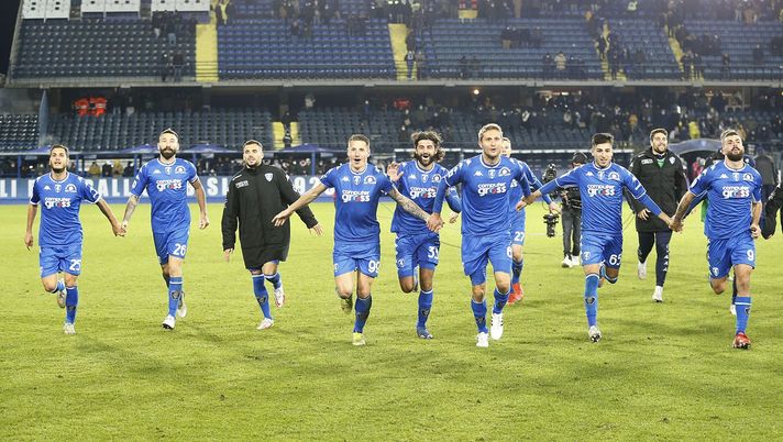 EMPOLI, ITALY - DECEMBER 06: All players of Empoli FC celebrates the victory after the Serie A match between Empoli FC and Udinese Calcio at Stadio Carlo Castellani on December 6, 2021 in Empoli, Italy. (Photo by Gabriele Maltinti/Getty Images) FOCUS AVVERSARIO – Empoli tutt’altro che “impresentabile”: non vuole smettere di stupire - immagine 1
