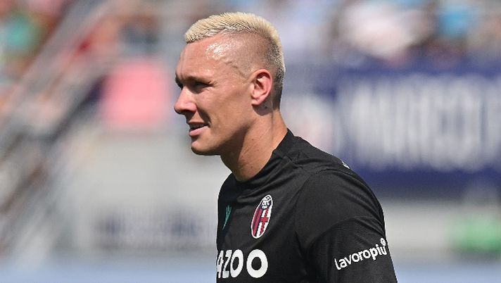 Bologna, perché Motta ha dubbi su Skorupski. La probabile formazione con Aebischer favorito - immagine 1