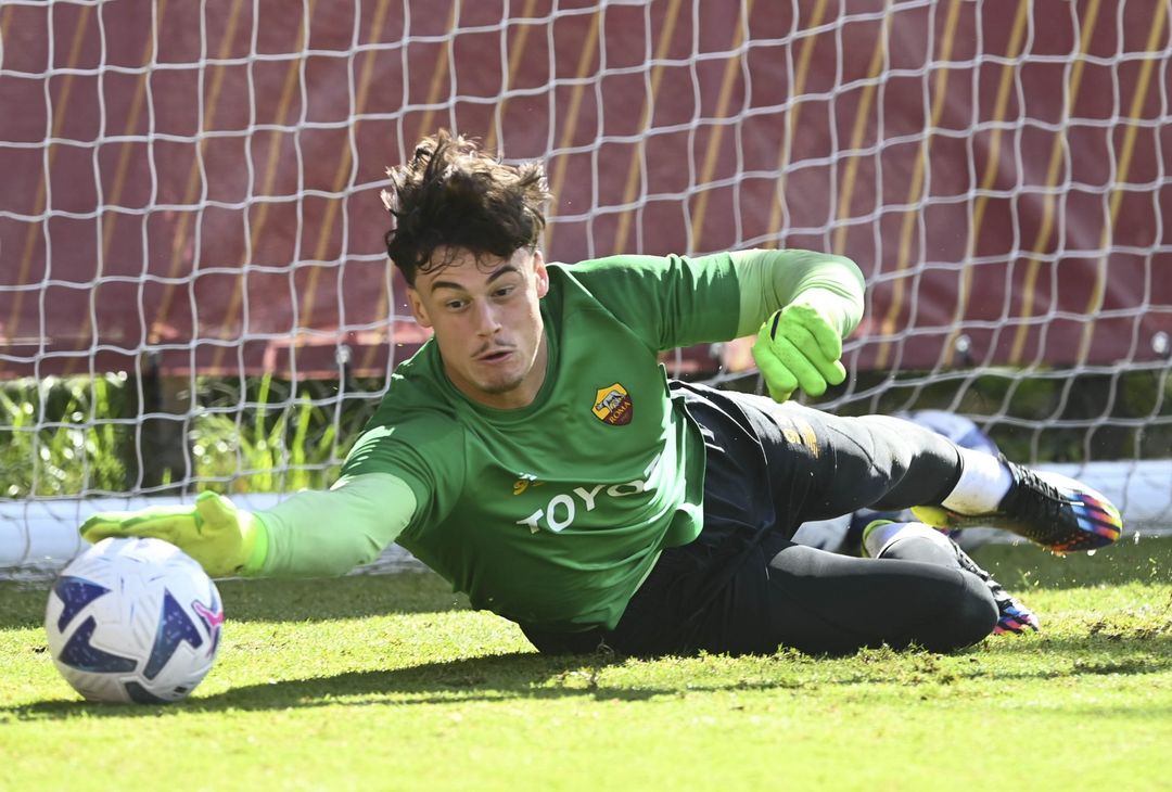 Trigoria, l’allenamento prima della partenza per Genova – FOTO GALLERY - immagine 4