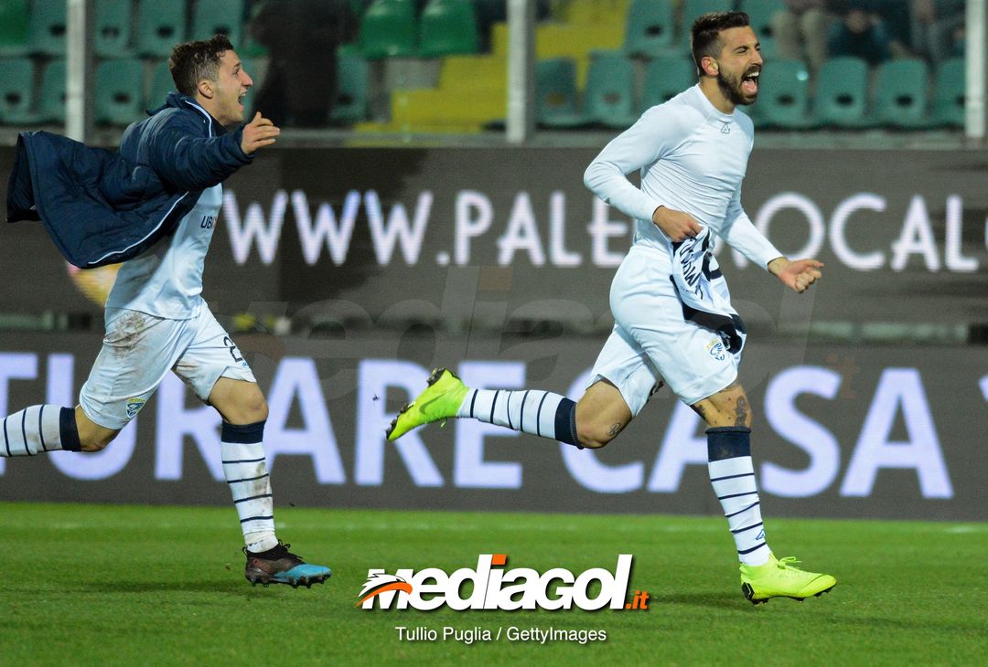  PALERMO, ITALY - FEBRUARY 15: Luca Tremolada of Brescia celebrates after scoring the equalizing goal during the Serie B match between US Citta di Palermo and Brescia at Stadio Renzo Barbera on February 15, 2019 in Palermo, Italy. (Photo by Getty Images/Getty Images) 