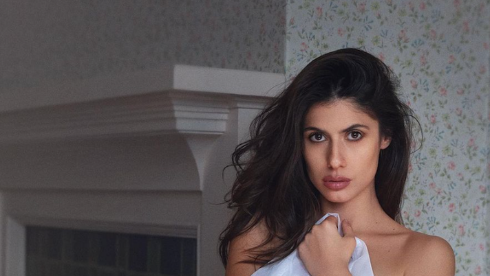 Ines Trocchia senza veli sui social. Scatti bollenti per la modella: curve super sensuali  Ines Trocchia senza veli sui social. Scatti bollenti per la modella: curve super sensuali - immagine 1