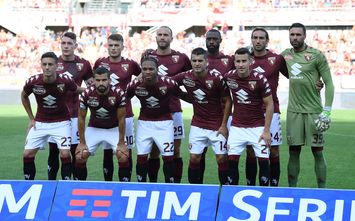  TURIN, ITALY - AUGUST 27: Team of Torino FC line up during the Serie A match between Torino FC and US Sassuolo FC at Stadio Olimpico Grande Torino on August 27, 2017 in Turin, Italy. (Photo by Valerio Pennicino/Getty Images)
