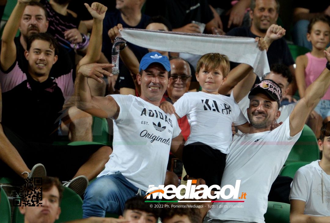 FOTOTIFO, Palermo-Genoa 1-0: i tifosi allo stadio “Renzo Barbera” (Gallery) - immagine 108
