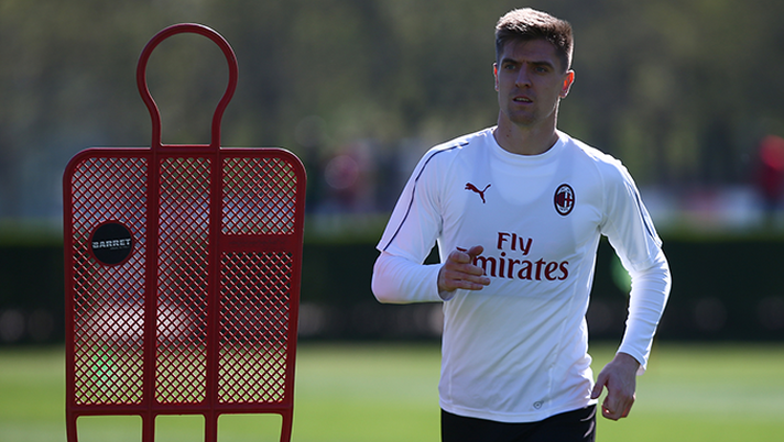 Krzysztof Piatek, attaccante del Milan, in allenamento a Milanello (credits: acmilan.com) 