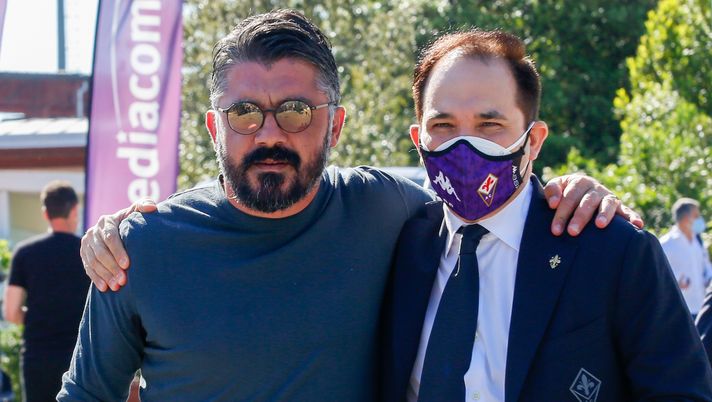 GERMOGLI PH: 26 MAGGIO 2021 FIRENZE CENTRO SPORTIVO DAVIDE ASTORI STRISCIONE PER L'ARRIVO DEL NUOVO ALLENATORE DELLA FIORENTINA GENNARO RINO GATTUSO NELLA FOTO CON JOSEPH COMMISSO 