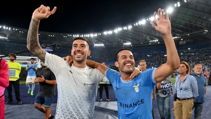 ROME, ITALY - AUGUST 26: Mattia Zaccagni and Pedro Rodriguez of SS Lazio celebrates a victroy after the Serie A match between SS Lazio and FC Internazionale at Stadio Olimpico on August 26, 2022 in Rome, Italy. (Photo by Marco Rosi - SS Lazio/Getty Images) Riecco Zaccagni, un solo dubbio di formazione nella Lazio: la probabile per Firenze - immagine 1