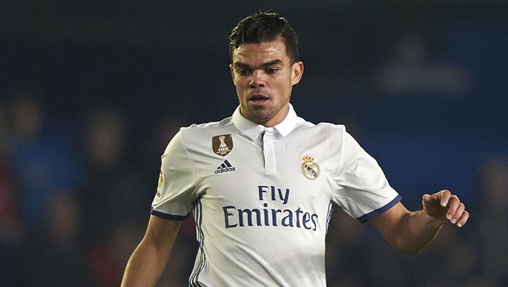 VILLARREAL, SPAIN - FEBRUARY 26:  Pepe of Real Madrid in action during the La Liga match between Villarreal CF and Real Madrid at Estadio de la Ceramica on February 26, 2017 in Villarreal, Spain.  (Photo by Fotopress/Getty Images) 