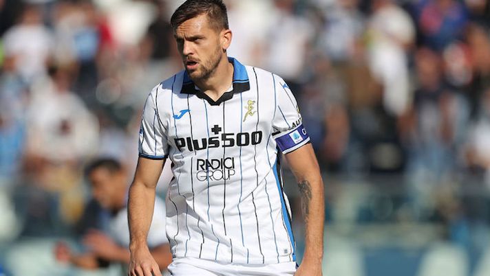 EMPOLI, ITALY - OCTOBER 17: Rafael Toloi of Atalanta BC in action during the Serie A match between Empoli FC and Atalanta BC at Stadio Carlo Castellani on October 17, 2021 in Empoli, Italy. (Photo by Gabriele Maltinti/Getty Images) Tutti i convocati LIVE: sono assenti Toloi, Pezzella e Ribery - immagine 1