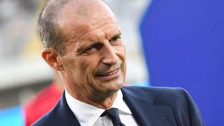 Juventus' Italian head coach Massimiliano Allegri attends the Italian Serie A football match between Spezia and Juventus on September 22, 2021 at the Alberto-Picco stadium in La Spezia. (Photo by ANDREAS SOLARO / AFP) (Photo by ANDREAS SOLARO/AFP via Getty Images) Adani: “La Juve ha un problema serio, vi spiego. Sconfitta con il Sassuolo? Non mi stupisce” - immagine 1