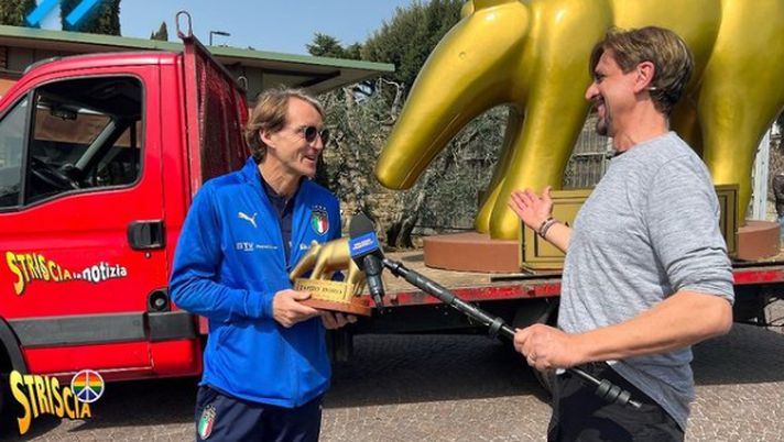 Italia, Mancini riceve un Tapiro da Striscia la notizia: “Meritato ma ci riproveremo” Italia