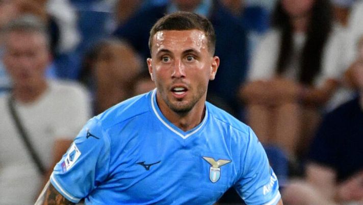 ROME, ITALY - AUGUST 27: Luca Pellegrini of SS Lazio in action during the Serie A TIM match between SS Lazio and Genoa CFC at Stadio Olimpico on August 27, 2023 in Rome, Italy. (Photo by Marco Rosi - SS Lazio/Getty Images) Lazio, infortunio per Pellegrini in Champions League: le sue condizioni - immagine 1