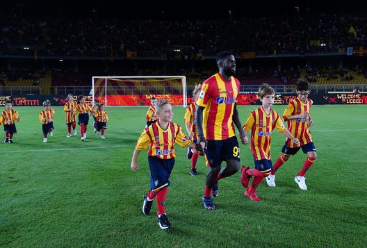 LECCE, ITALY - AUGUST 28: Samuel Umtiti of Lecce before the Serie A match between US Lecce and Empoli FC at Stadio Via del Mare on August 28, 2022 in Lecce, Italy. (Photo by Getty Images/Getty Images) Qui Lecce, Baroni recupera pezzi per la Fiorentina- immagine 2