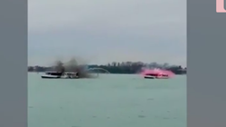 VIDEO, tifosi del Milan lanciano fumogeni in Laguna: le immagini dell’arrivo al Penzo