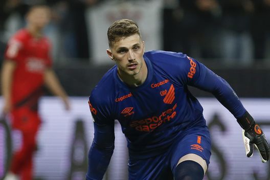 Inter, progetto Bento: è il portiere del futuro. La cifra richiesta dall’Athtletico Paranaense- immagine 2