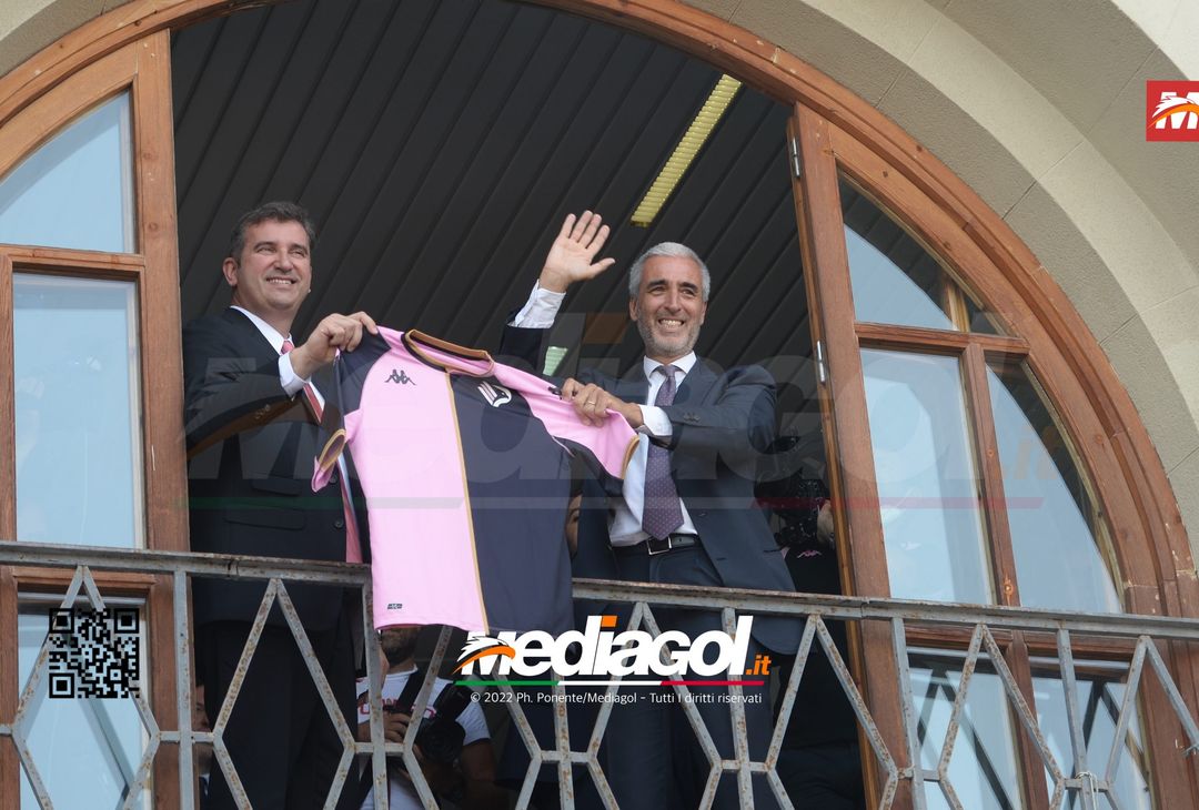 FOTO PALERMO AL CITY GROUP: MIRRI, SORIANO E L’ABBRACCIO DEI TIFOSI (GALLERY) - immagine 20