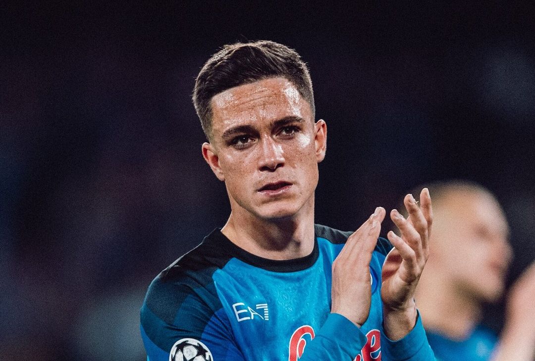 FOTO Il Napoli esalta i suoi ragazzi su Twitter: “Chi onora la maglia non perde mai” - immagine 3