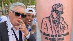 Un tifoso del Real Madrid si tatua il volto con sigaro di Ancelotti