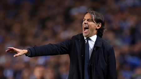 PORTO, PORTUGAL - MARCH 14: Simone Inzaghi, Head Coach of FC Internazionale, reacts during the UEFA Champions League round of 16 leg two match between FC Porto and FC Internazionale at Estadio do Dragao on March 14, 2023 in Porto, Portugal. (Photo by Alex Pantling/Getty Images)